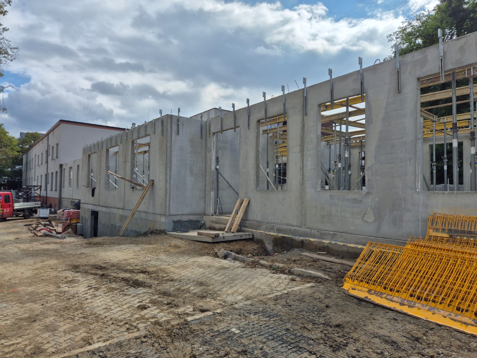 Przebudowywany budynek